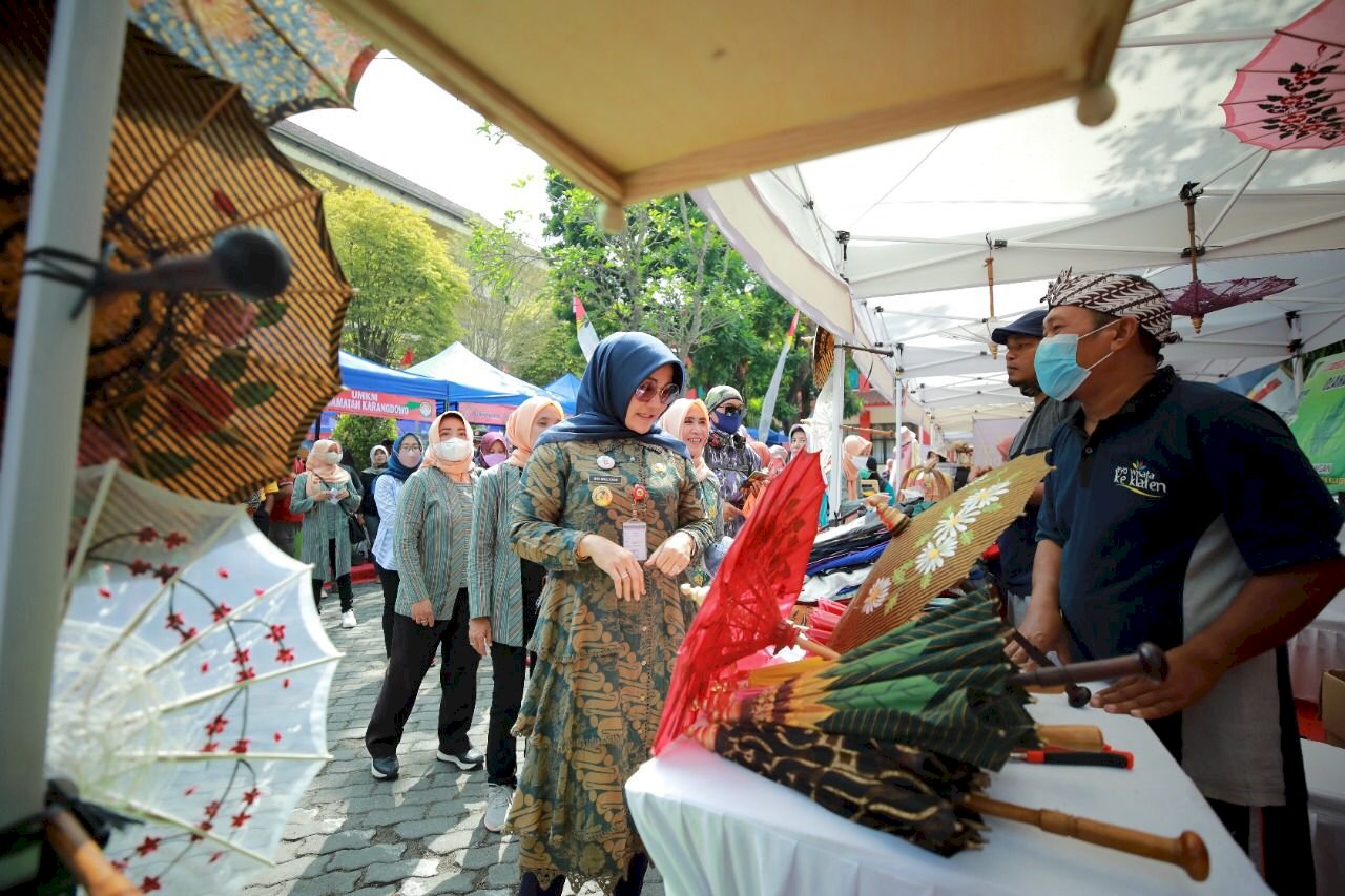 Semarakkan Hari Jadi Klaten Ke 218, DWP Kabupaten Klaten Gelar Senam Lurik Dan Bazar UMKM 