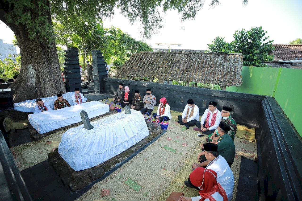 Refleksi Hari Jadi Kabupaten, Forkopimda Kabupaten Klaten Melakukan Ziarah Makam