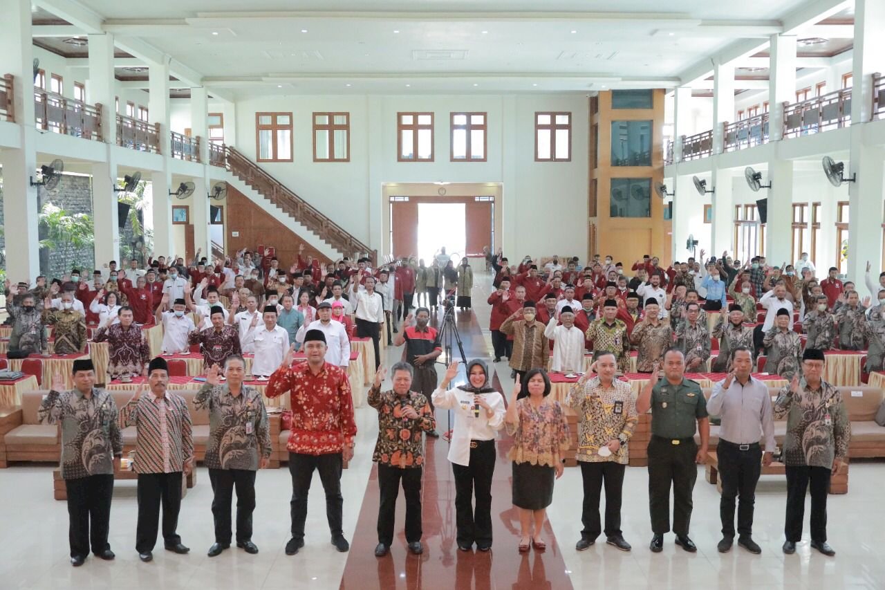 Membuka Sosialisasi Pancasila, Bupati Ajak Masyarakat Lestarikan Nilai-Nilai Pancasila