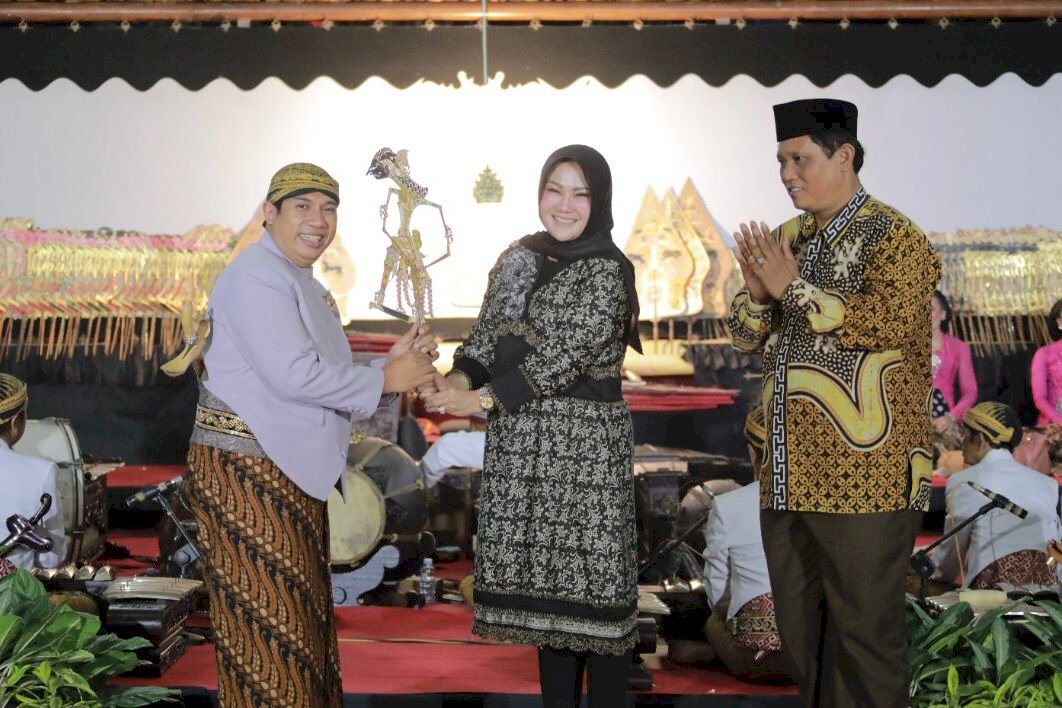 Pagelaran Wayang Kulit Dalam Rangka Hari Jadi Kabupaten Klaten Berlangsung Meriah