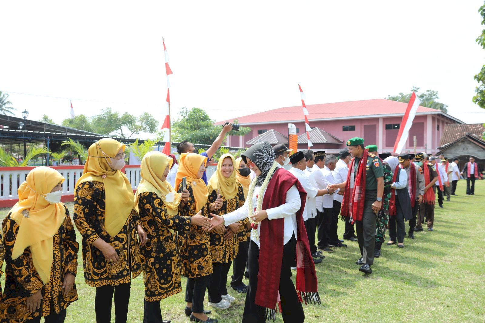 Penutupan TMMD Desa Kecemen, Dandim 0723 Klaten Pesan Masyarakat Tetap Semangat Gotong Royong