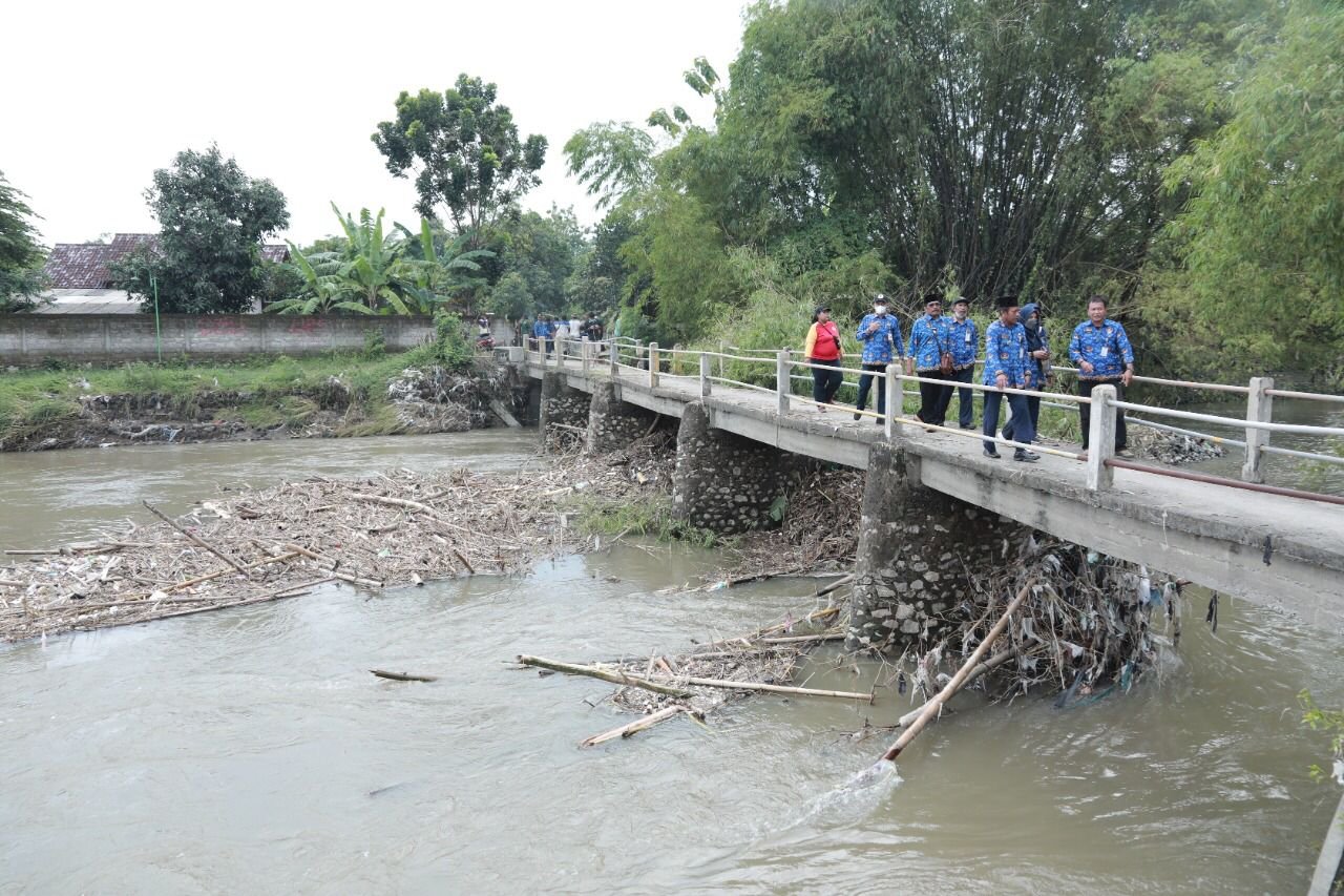 Tinjau Kawasan Rawan Banjir, Bupati Klaten Imbau Warga Untuk Selalu Waspada