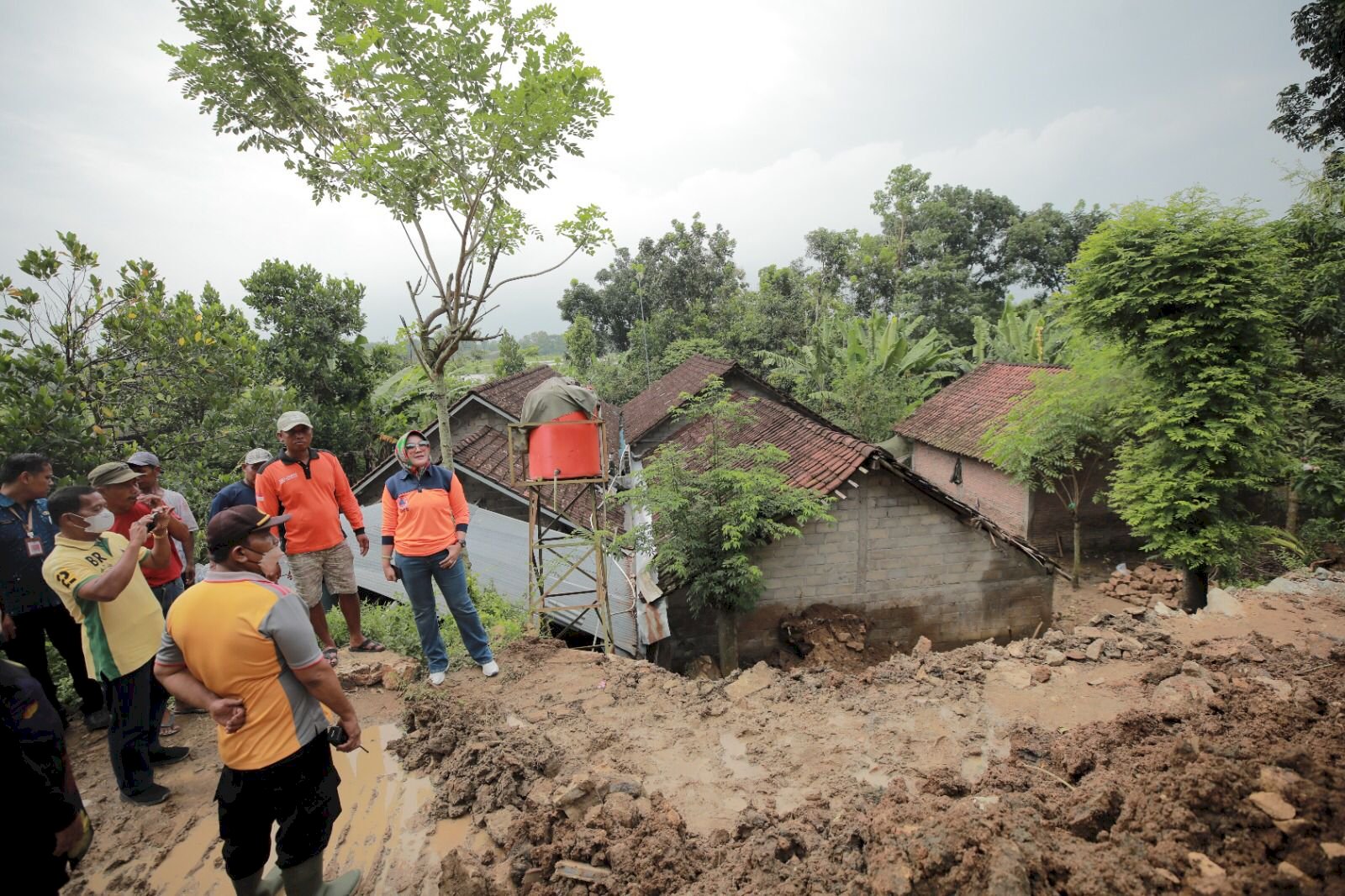 Tinjau Kawasan Terdampak Banjir di Gantiwarno, Bupati Klaten Harap Masyarakat Dukung Pemerintah Tertibkan Tambang