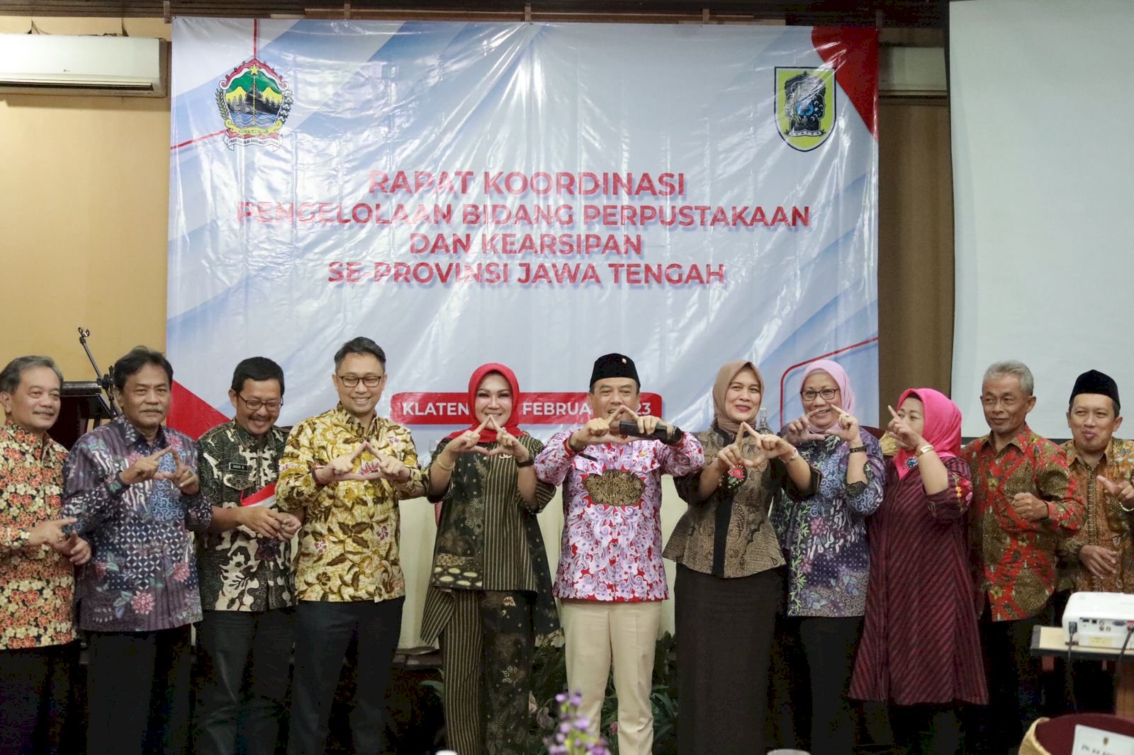 Bupati Klaten Membuka Rapat Koordinasi Pengelolaan Arsip dan Perpustakaan se Jawa Tengah