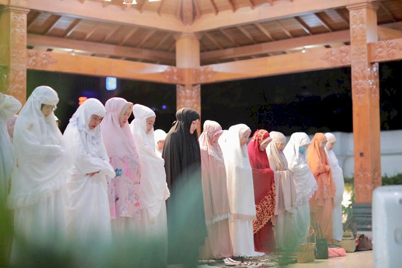 Pemkab Klaten Gelar Sholat Tarawih Berjamaah Perdana