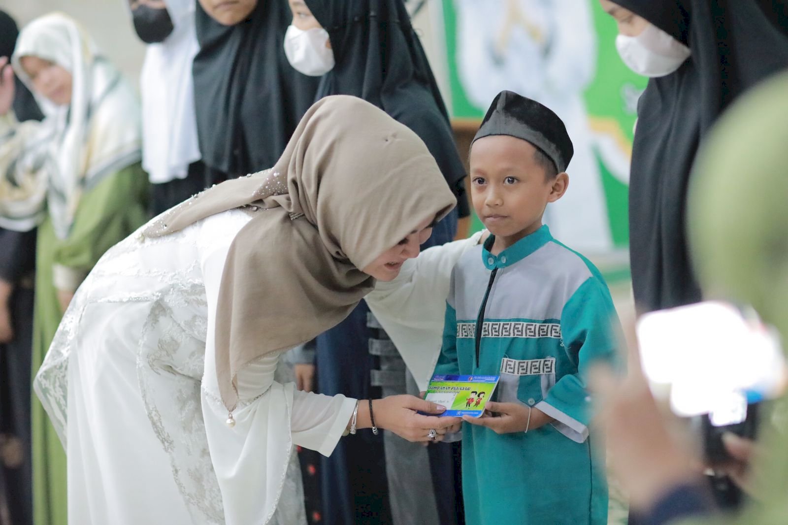 Bupati Klaten Salurkan Santunan Kepada Anak Yatim Saat Tarling