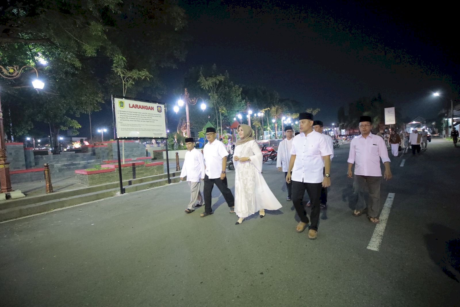 Cek Alun-Alun Klaten, Bupati Ajak Masyarakat Jaga Kebersihan Fasilitas Publik Klaten