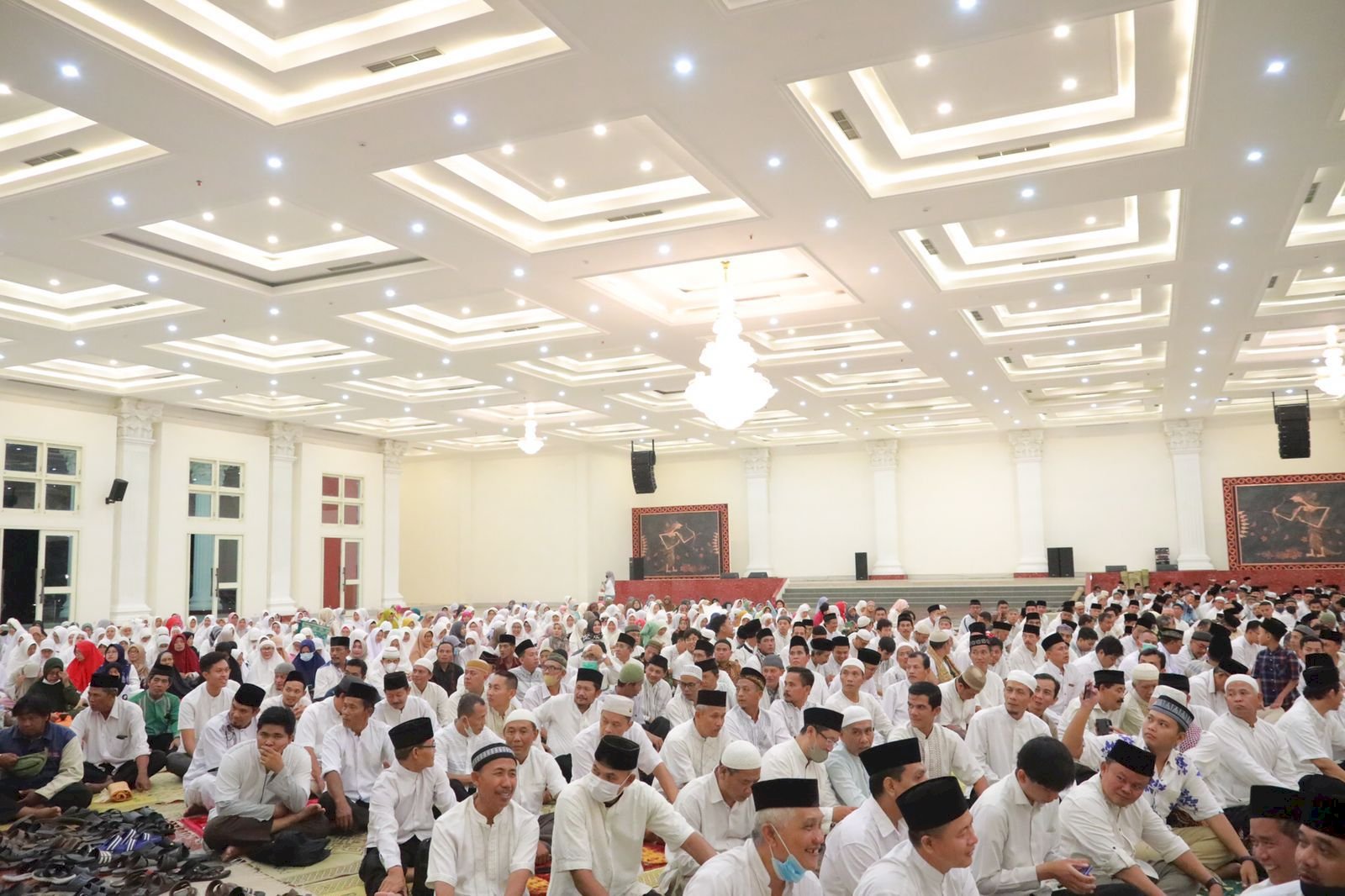 Bupati Klaten Laksanakan Salat Tarawih Berjamaah Bersama Jajaran Dinas Pendidikan Klaten