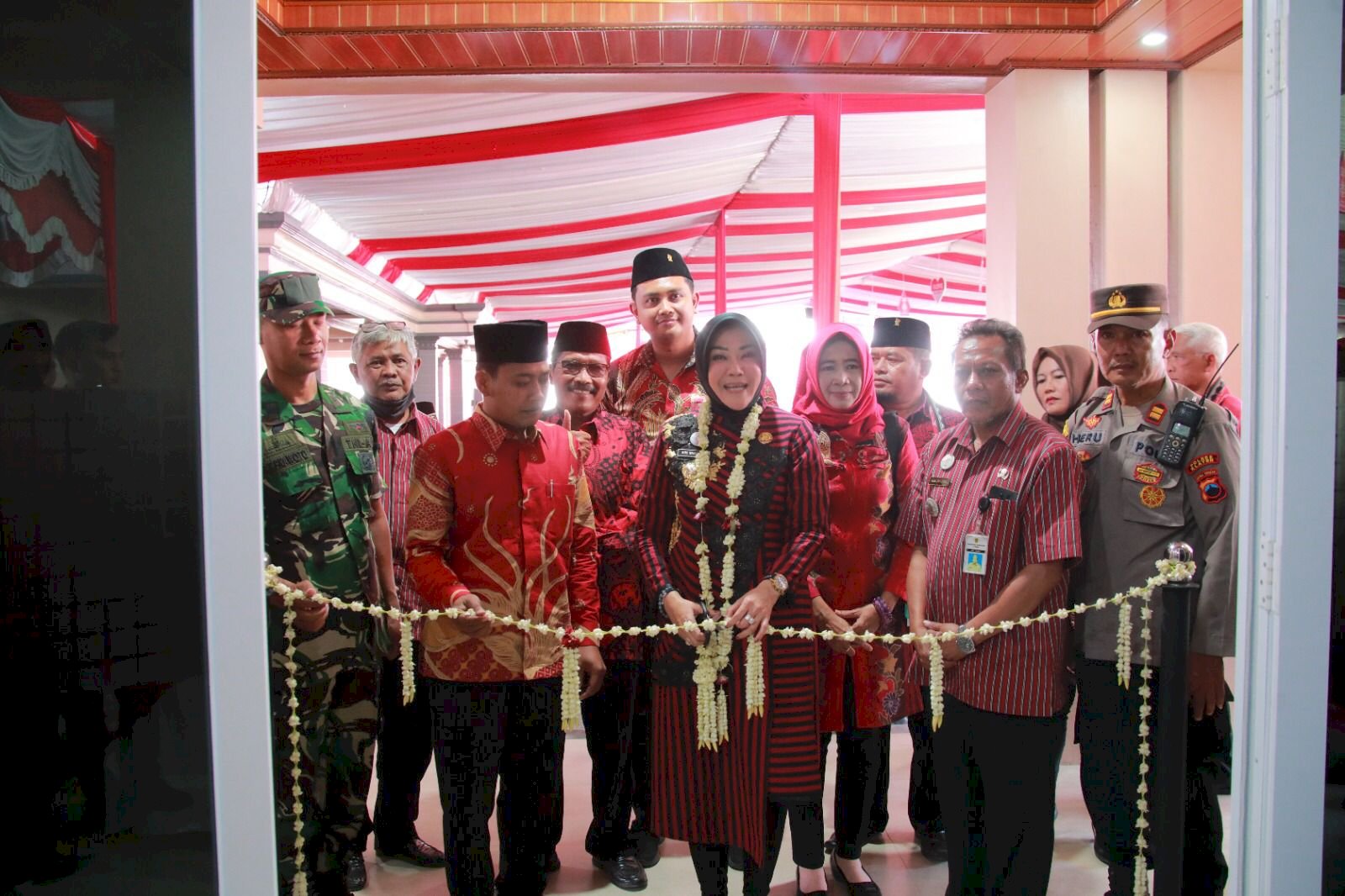 Sambang Warga Japanan Cawas, Bupati Klaten Resmikan Kantor Desa Japanan 