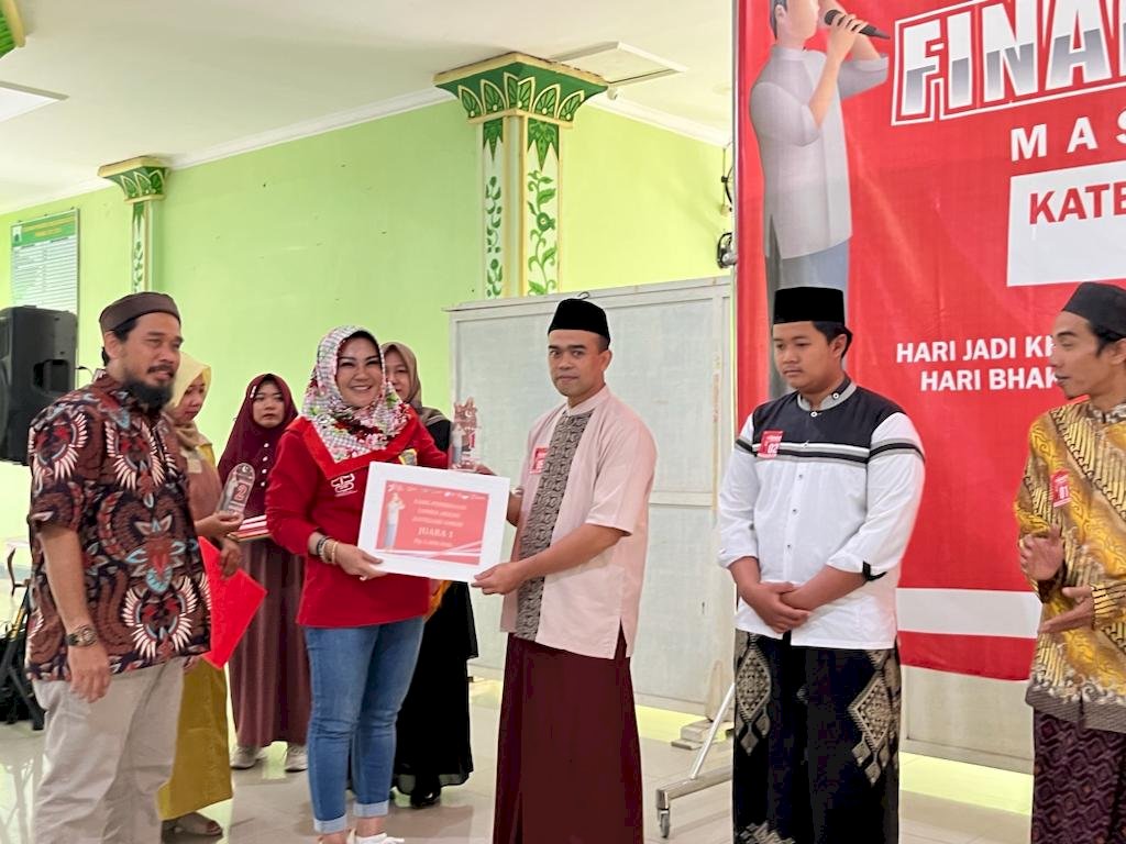 Penyerahan Piala Lomba Adzan Kecamatan Klaten Tengah Tahun 2023