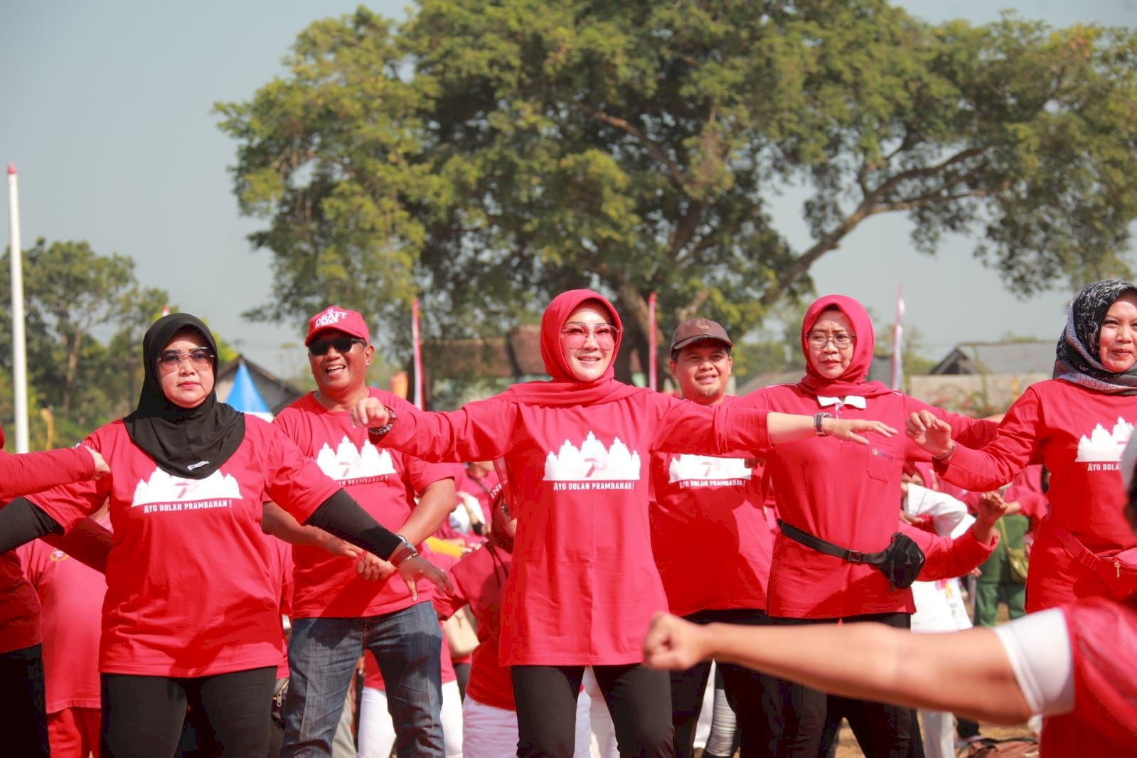 Bupati Klaten Ikuti Senam Bersama Masyarakat Prambanan dan Sekitarnya