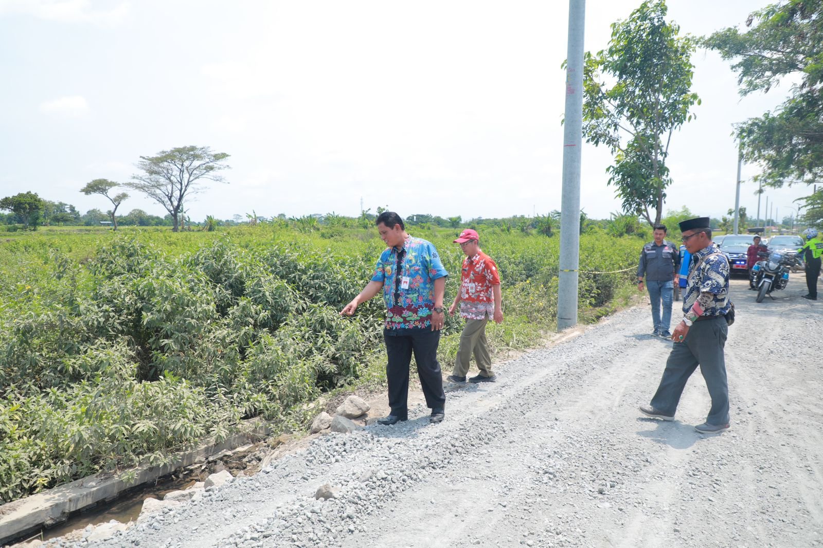 Wakil Bupati Klaten Meninjau Jalan Rusak Daerah Manjungan Ngawen