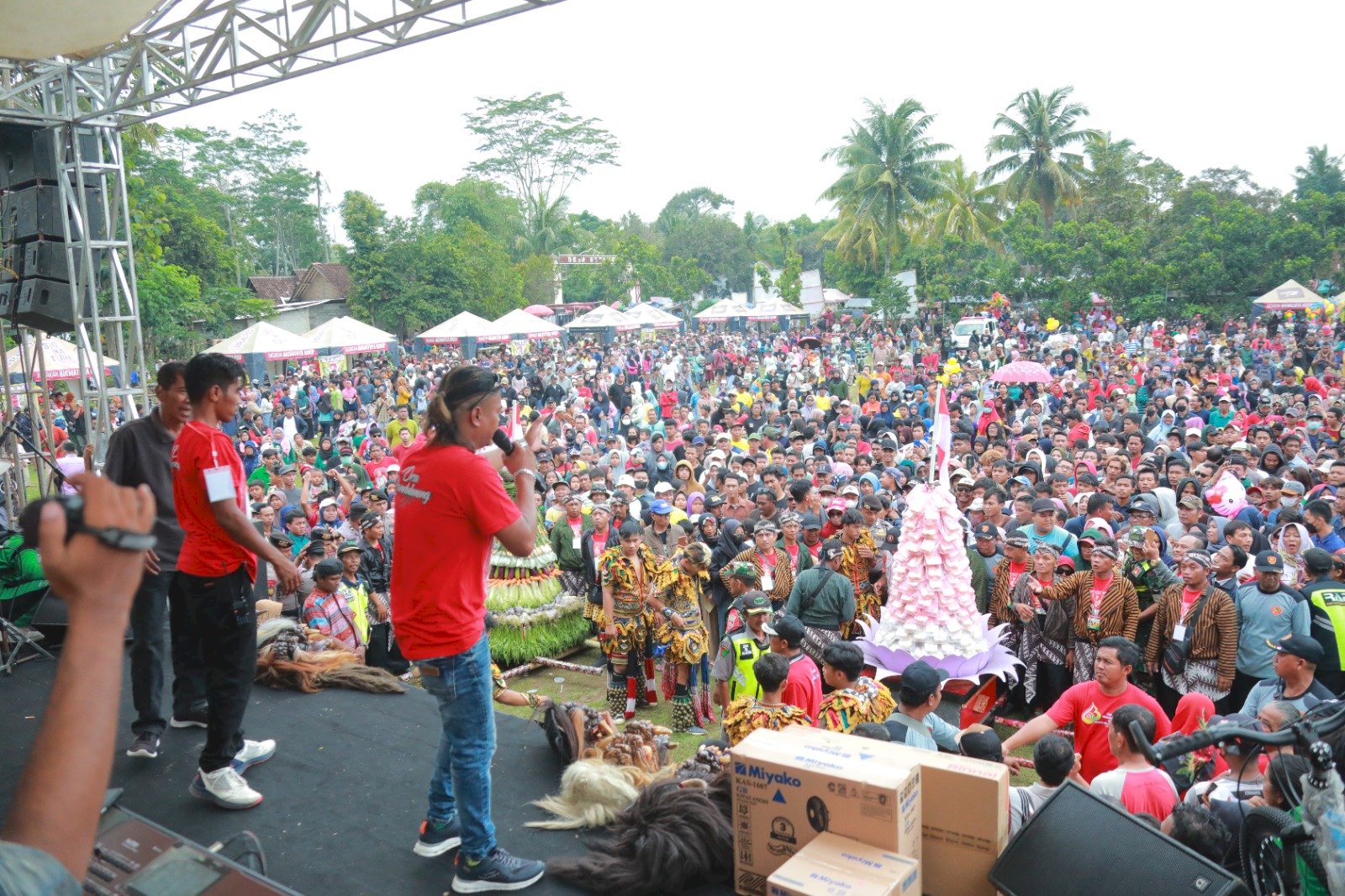 Festival Durian 2024 Bagikan Banyak Durian Gratis