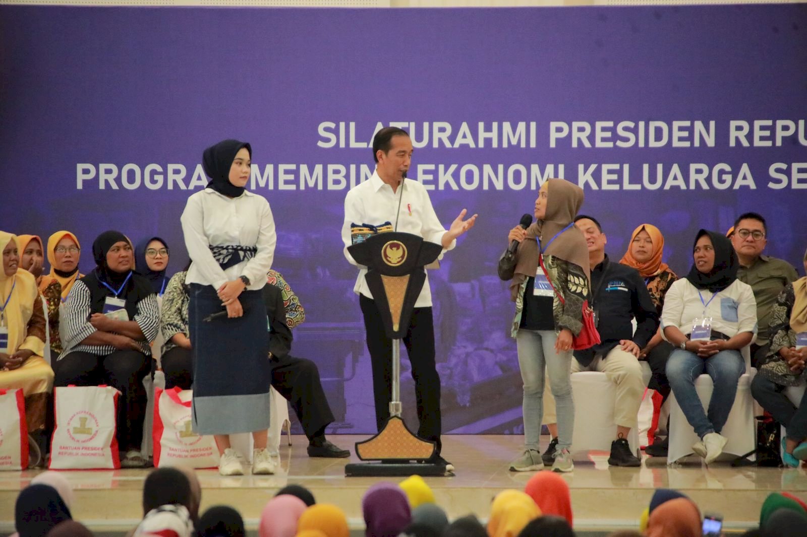 Presiden Jokowi Sambut Baik UMKM Terhadap Program Mekaar