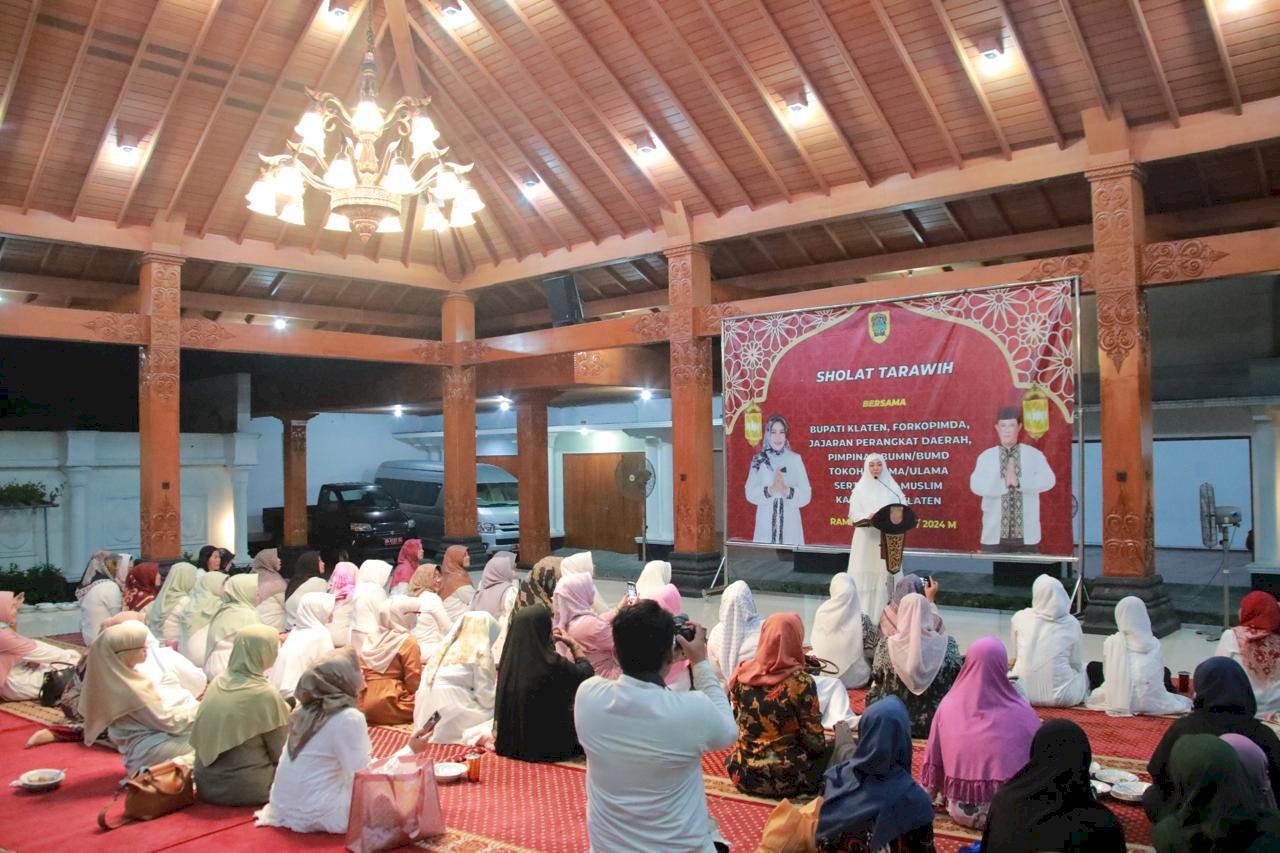 Sambut Ramadhan 1445 H, Bupati Klaten Perdana Selenggarakan Tarawih Keliling