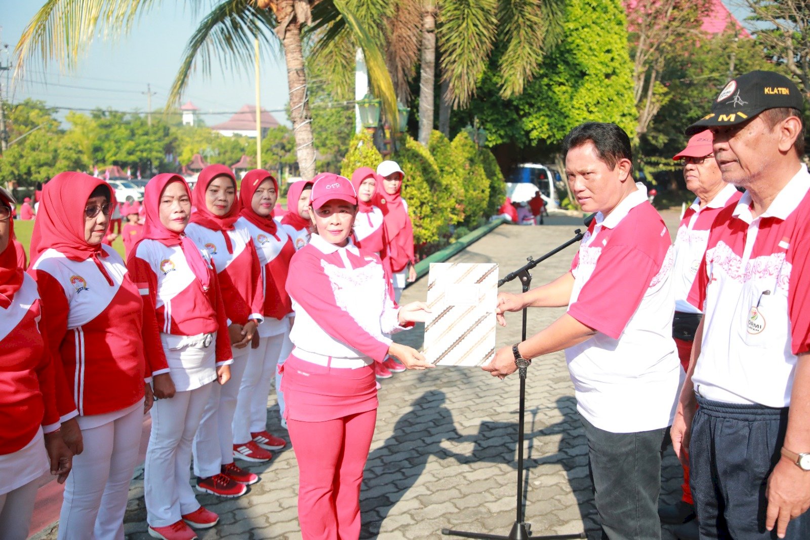 Wabup Klaten Hadiri Senam Hadiknas IPPK - Kormi Kabupaten Klaten