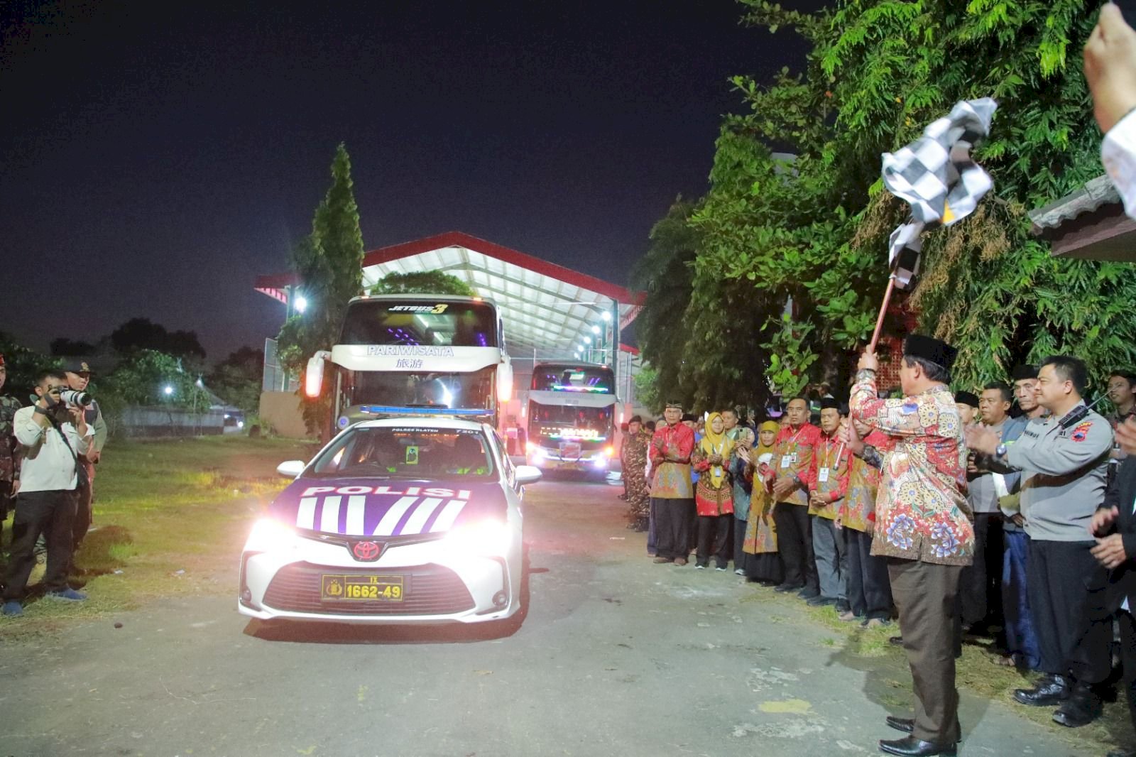 Wakil Bupati Klaten Melepas Keberangkatan Haji Kloter 95 Kabupaten Klaten