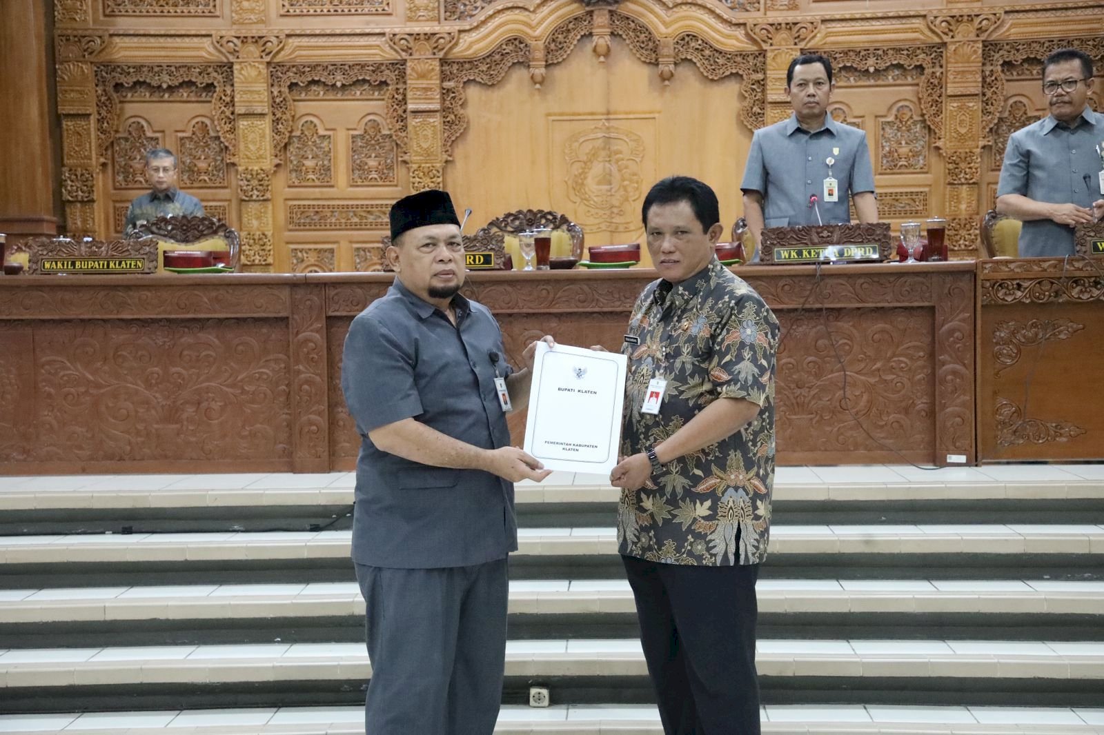 Wabup Klaten Sampaikan Penjelasannya Terkait Pengantar Nota Keuangan terhadap Raperda LPJP APBD Tahun 2023 dan 2 Raperda Lain