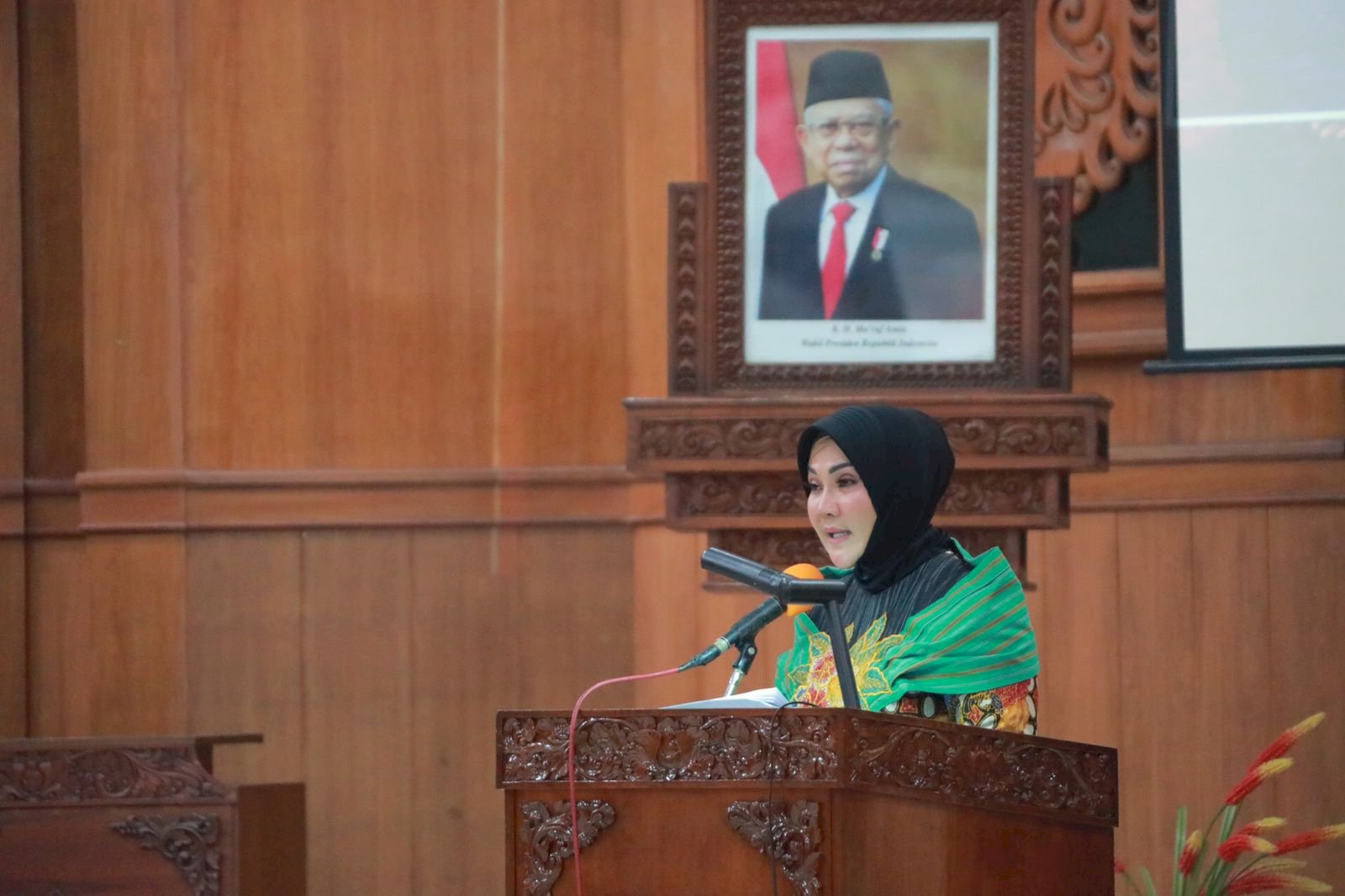 Bupati Klaten Sampaikan Jawaban dan Pemandangan Umum Fraksi terhadap Tiga Raperda dan Pembentukan Pansus Gabungan Komisi