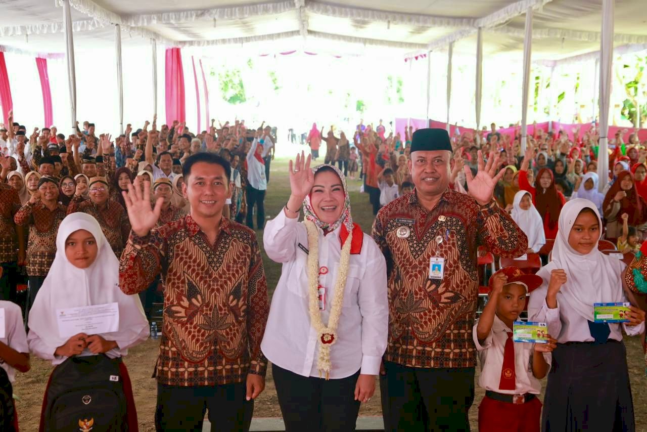 Sambang Warga Desa Krajan, Bupati Klaten Resmikan Pembangunan TPS 3R