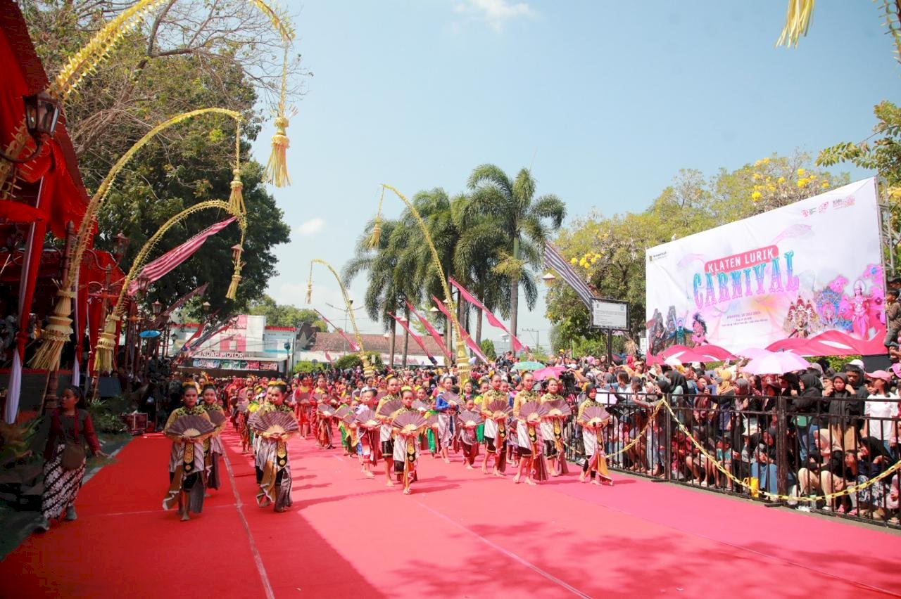 Ribuan Masyarakat Antusias Menyaksikan Gelaran Klaten Lurik Carnival (KLC) 2024