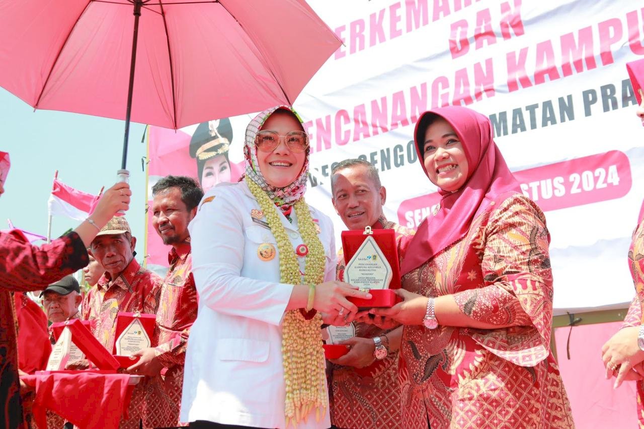 Sambang Warga Prambanan, Bupati Klaten Resmikan Bumi Perkemahan Lindhu Gede dan Canangkan Kampung KB 