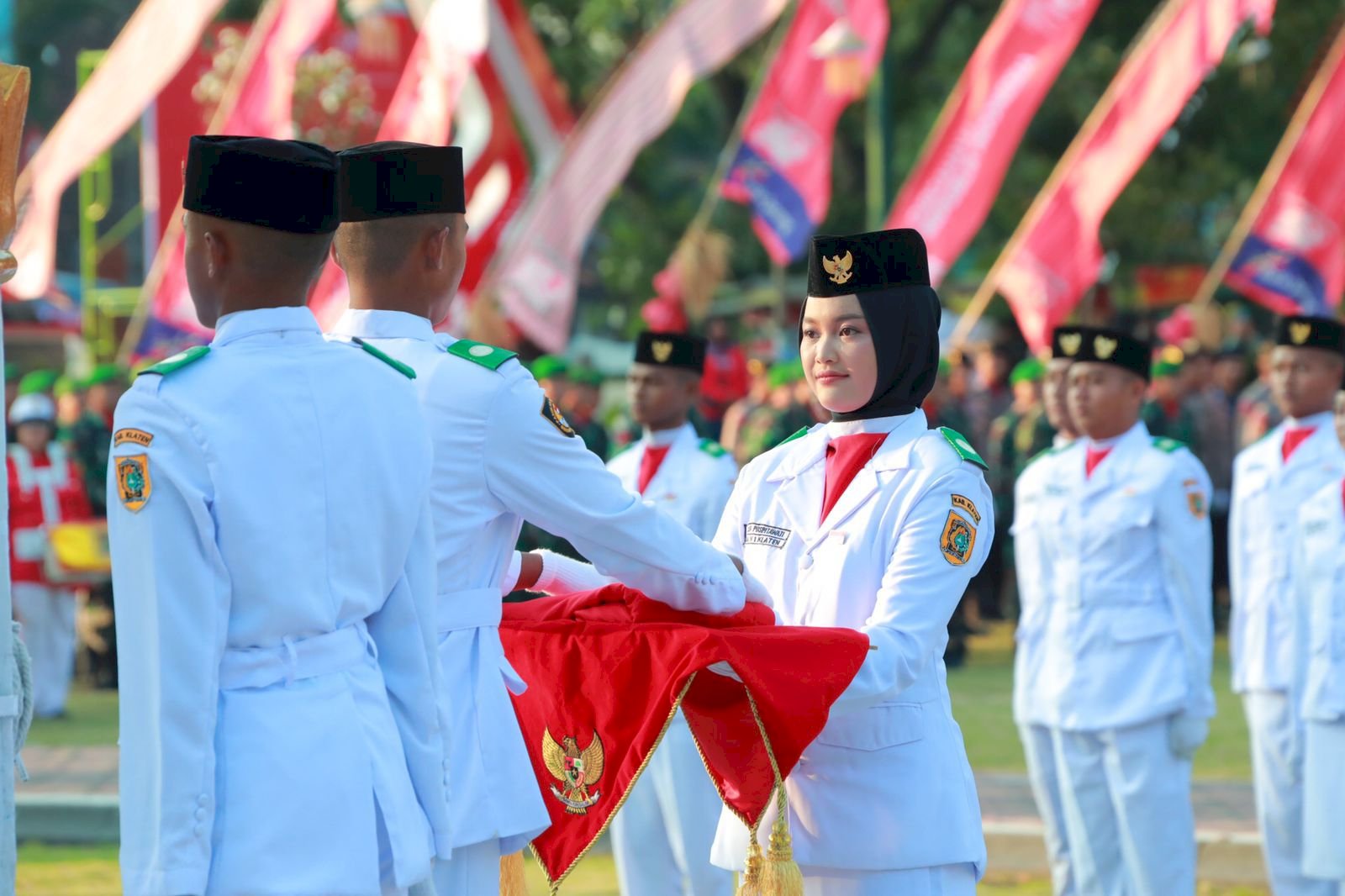 Upacara Penurunan Bendera HUT Ke 79 RI, Bupati Klaten Apresiasi Pasukan Paskibraka