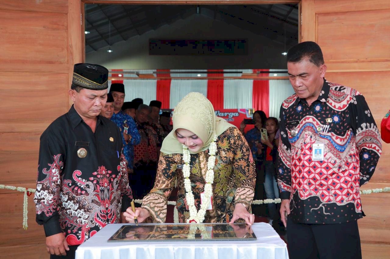 Sambang Warga Pedan, Bupati Klaten Resmikan Gedung Sport Centre Desa Kalangan