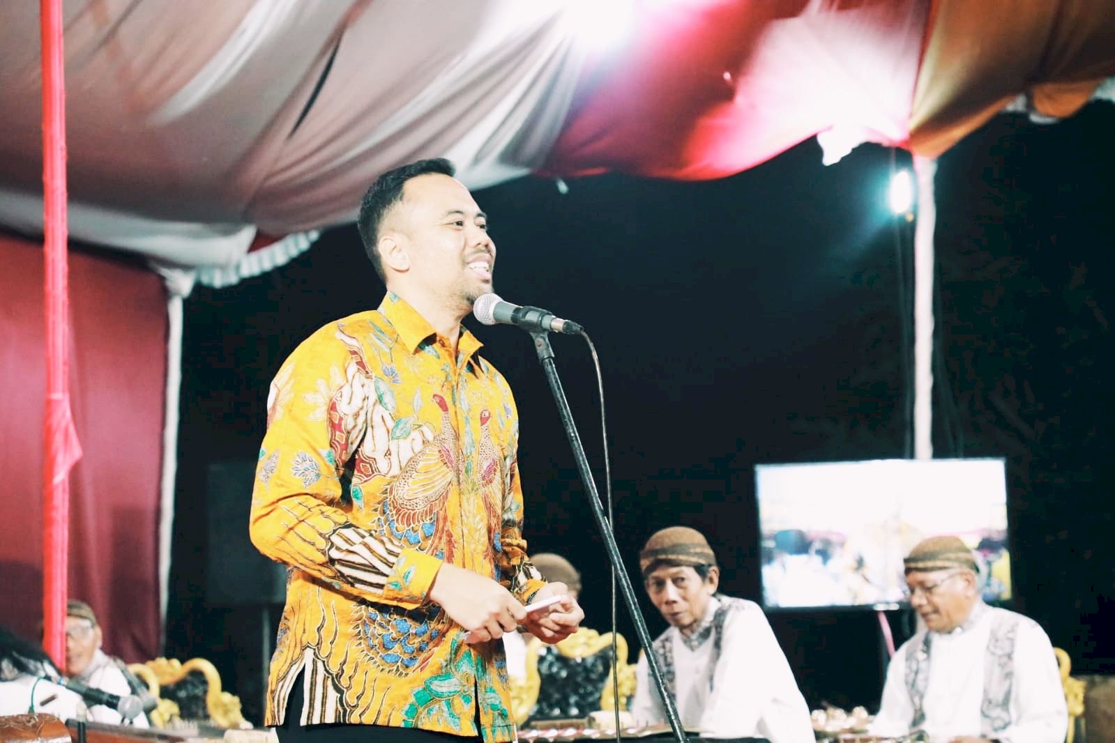Wabup Klaten Hadiri Pagelaran Wayang Tasyakuran Desa Di Parkir Obyek Wisata Umbul Nilo Desa Daleman Kecamatan Tulung