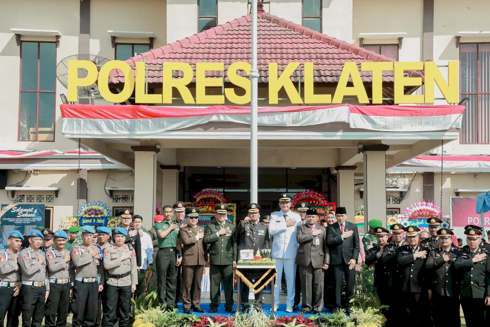 Hari Bhayangkara ke-79 tahun 2025 mengusung tema “Polri untuk Masyarakat”, Bupati Klaten Hadiri Upacara dan Syukuran Hari Bhayangkara Ke-79 Tahun 2025