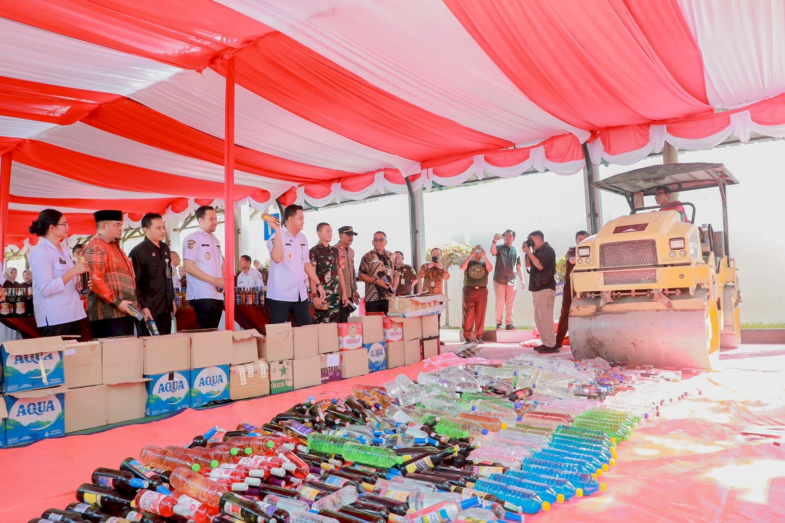Pemusnahan Ribuan Botol Miras di Klaten Bupati Tegaskan Komitmen Berantas Pelanggaran