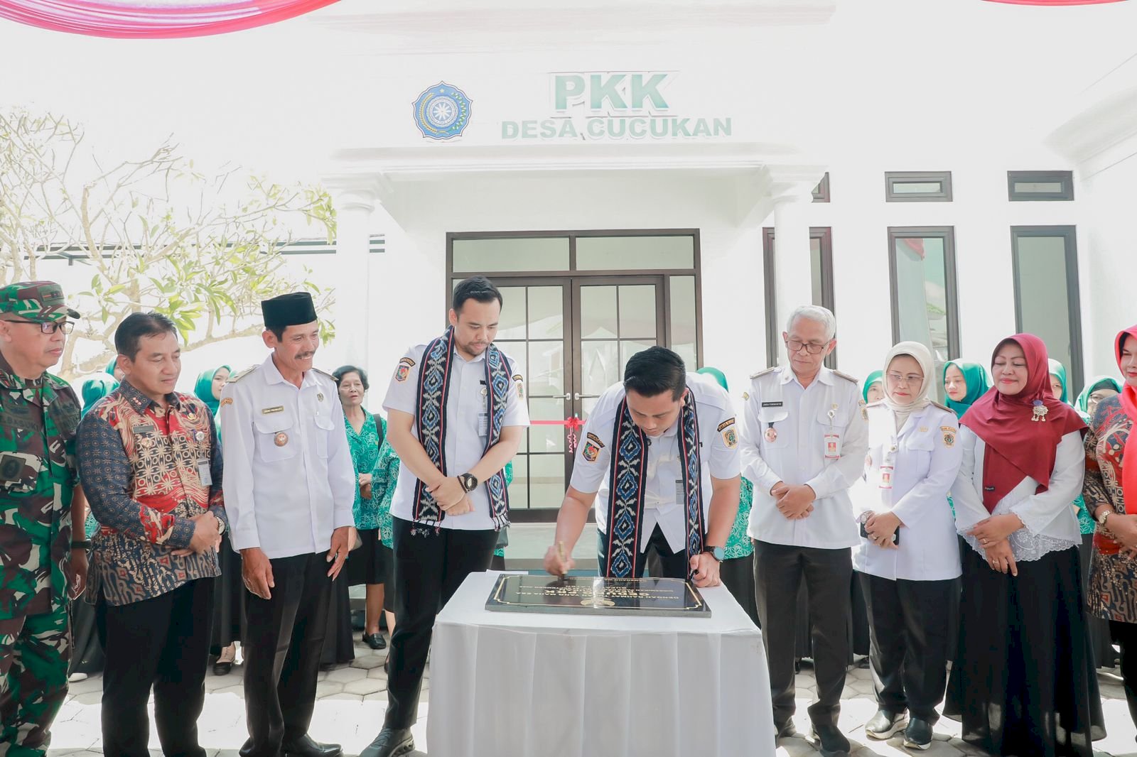 Mas Bup & Mas Wabup Klaten Resmikan Gedung PKK serta Serahkan Bantuan dalam Sambung Rasa Desa Cucukan