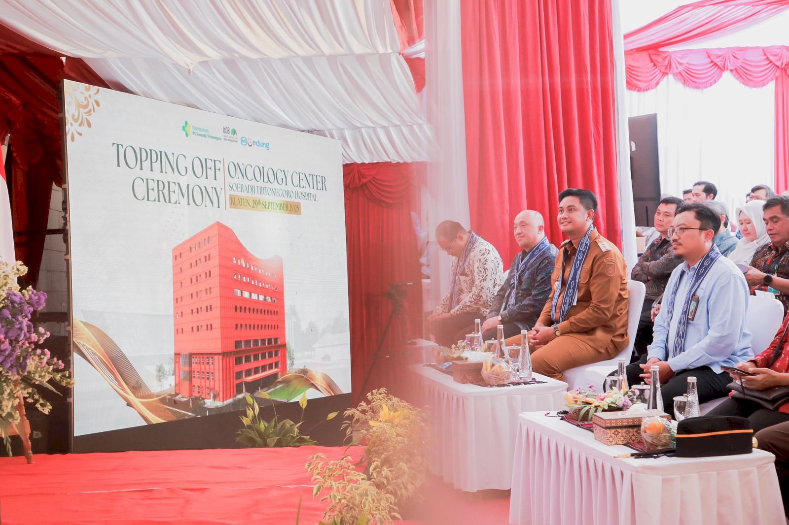 Bupati Klaten Apresiasi Topping Off Gedung Pusat Kanker RSST, Dorong Klaten Jadi Destinasi Hospital Tourism