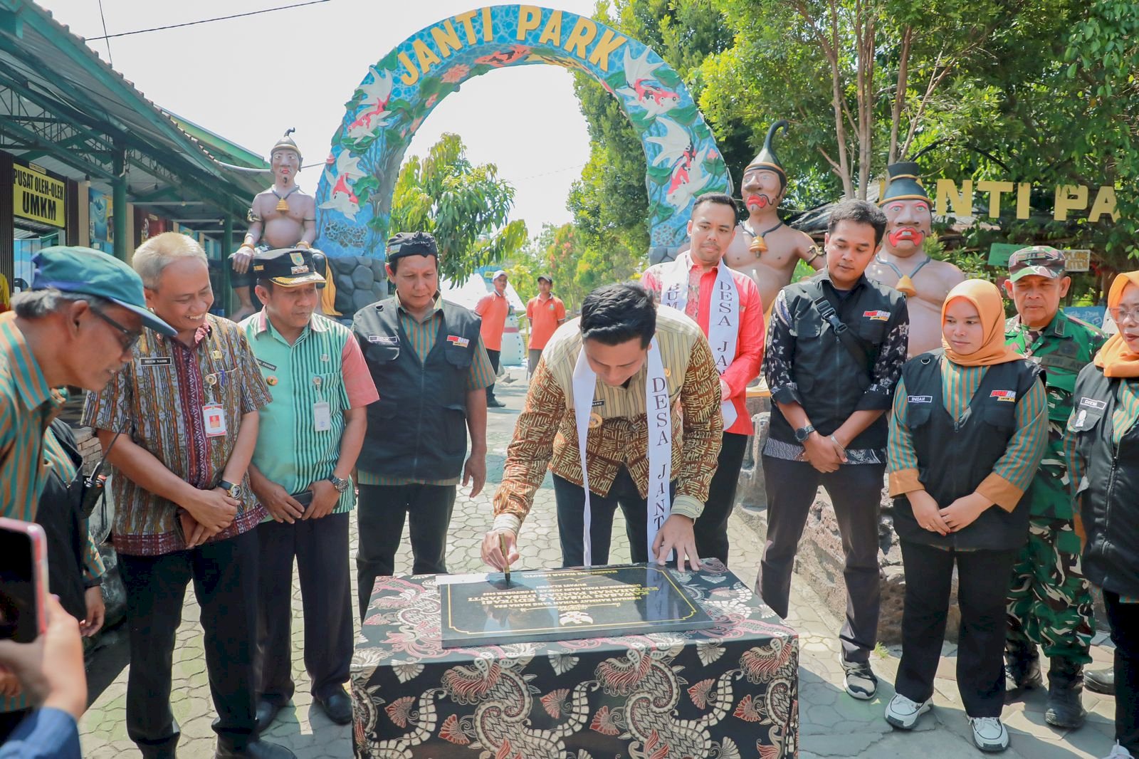 Bupati & Wakil Bupati Klaten Resmikan Kawasan Wisata dan Edukasi Ketahanan Pangan Bumdesa Jaya Janti
