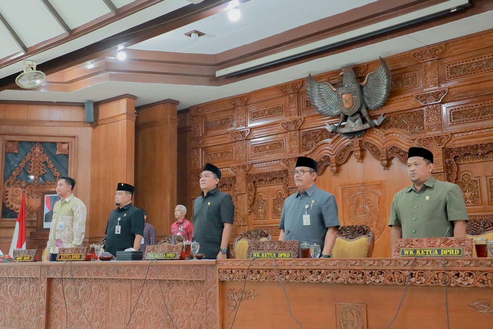 Mas Hamenang Sampaikan Jawabannya Terkait Pemandangan Fraksi Terhadap Raperda Pajak Daerah dan Restribusi Daerah