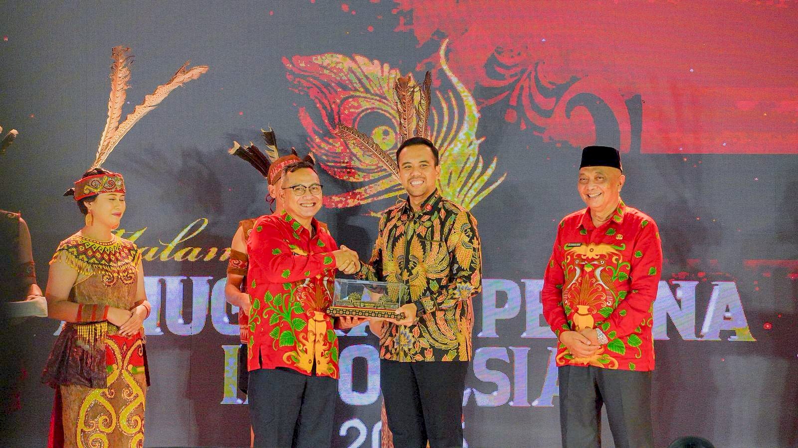 Gerabah Melikan & Wisata Jelajah Kampung Siluman Raih Penghargaan di API Award 2025