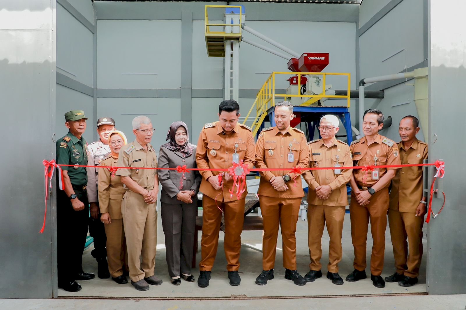 Bupati dan Wakil Bupati Klaten Resmikan Fasilitas Rice Milling Unit (RMU) di Desa Pundungsari 