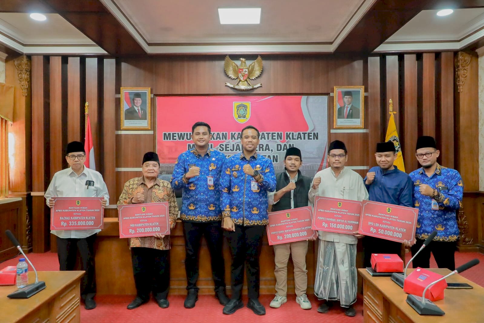 Bupati & Wabup Klaten Serahkan Bantuan Hibah Tahun 2025 Kepada Badan, Lembaga, dan Ormas