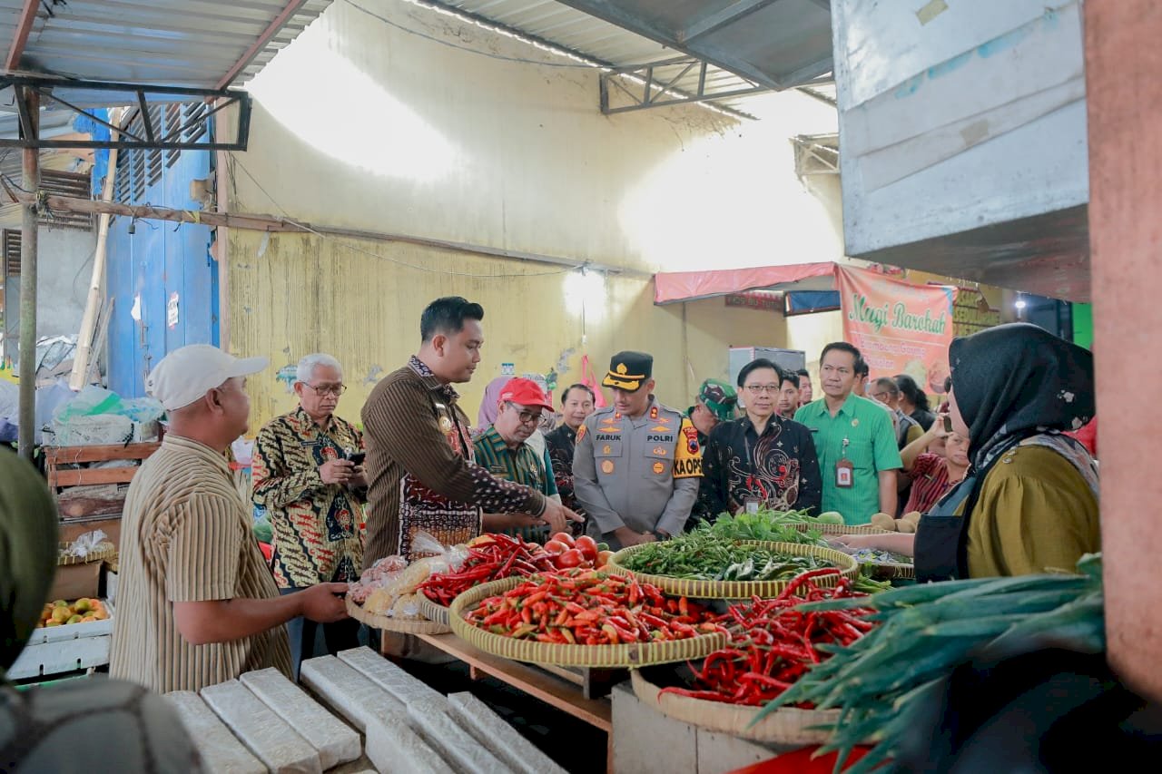 Jelang Ramadan, Bupati Klaten Sidak Harga dan Stok Pangan di Pasar Tradisional dan Modern