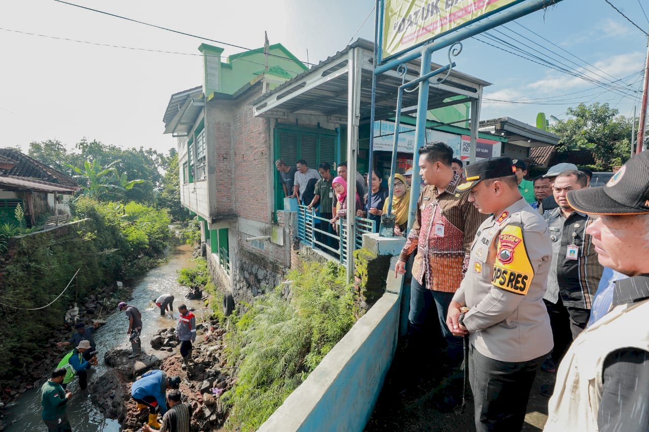 Bupati dan Kapolres Klaten Tinjau Kondisi Jembatan Majegan