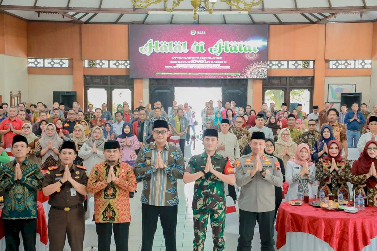 Bupati Klaten Hadiri Halal Bihalal DPRD Kabupaten Klaten untuk Mempererat Silaturahmi