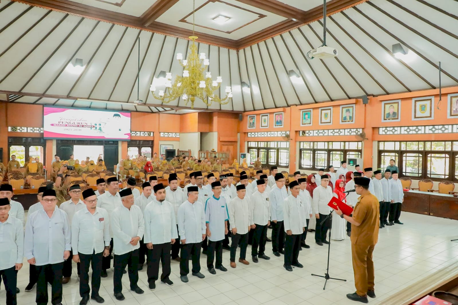 Bupati Klaten Kukuhkan Pengurus Masjid Agung Al Aqsha Periode 2025 - 2030