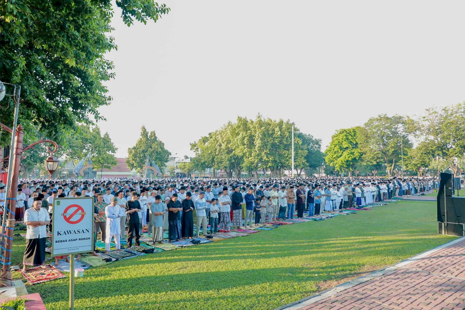 Bupati dan Ribuan Warga Klaten Gelar Salat Iduladha di Alun-Alun Klaten