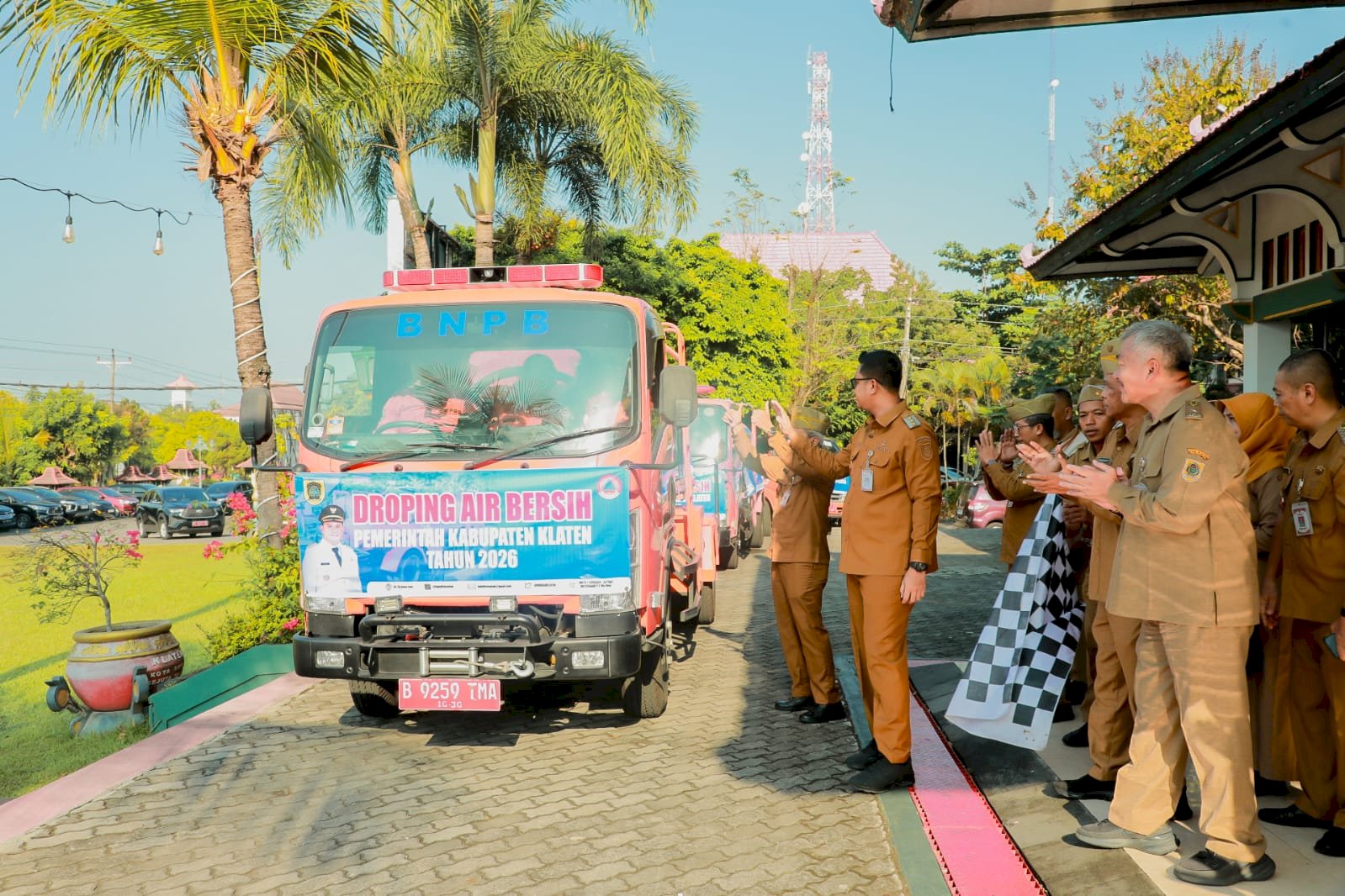 Pemkab Klaten Mulai Dropping Air Bersih, Bupati Klaten Targetkan 1.000 Tangki