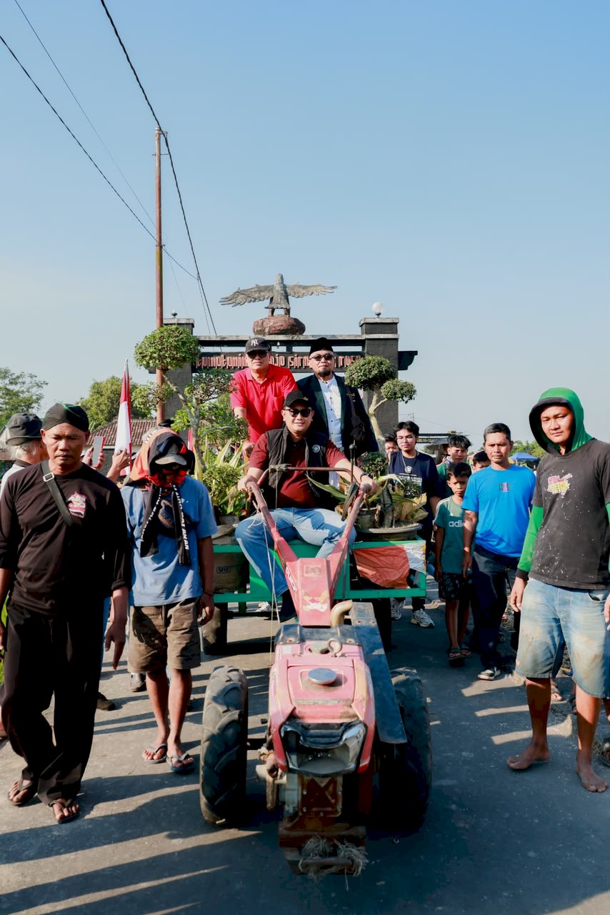 Bupati Klaten Dorong Regenerasi Petani Muda melalui Lomba Balap Traktor 