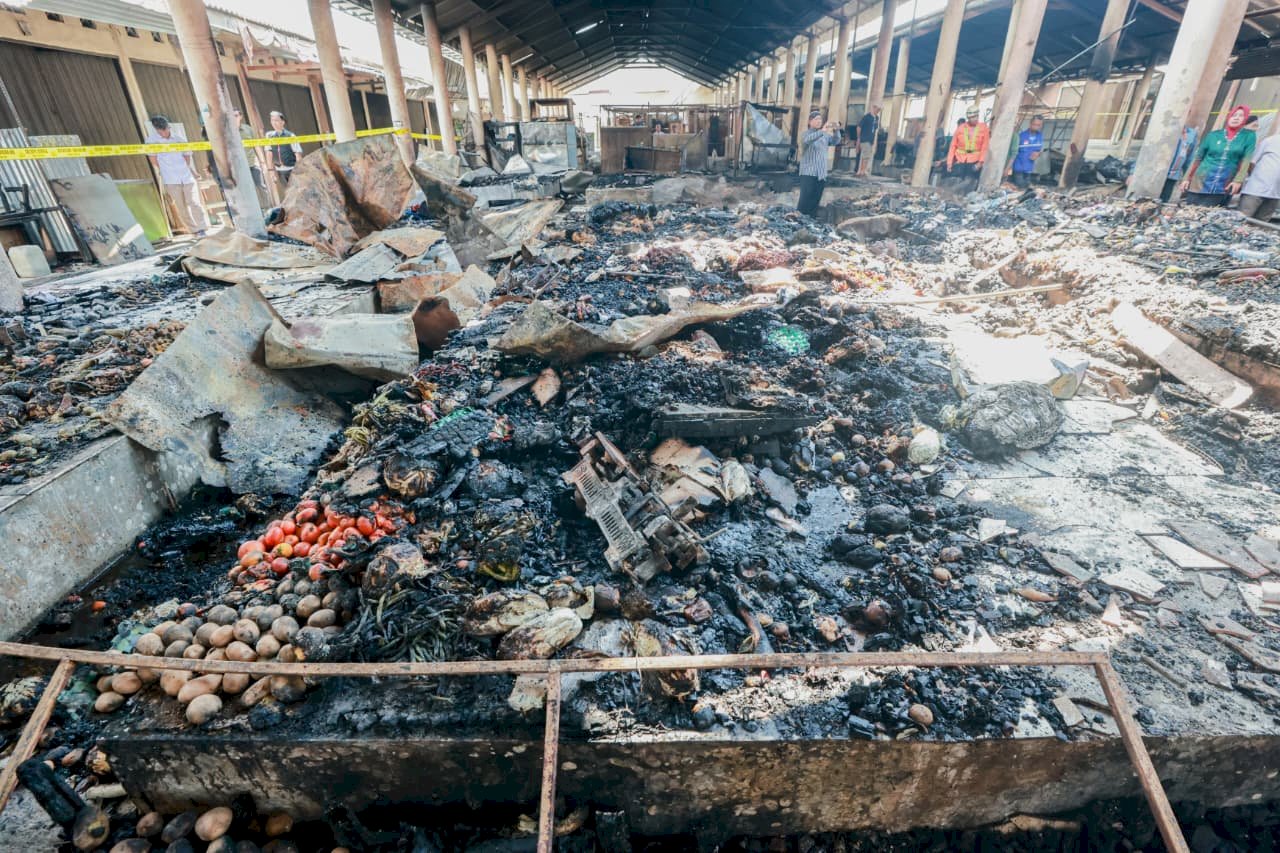 Bupati Klaten Tinjau Pasar Paseban Pascakebakaran, Pastikan Penanganan & Pemulihan Pedagang Dipercepat