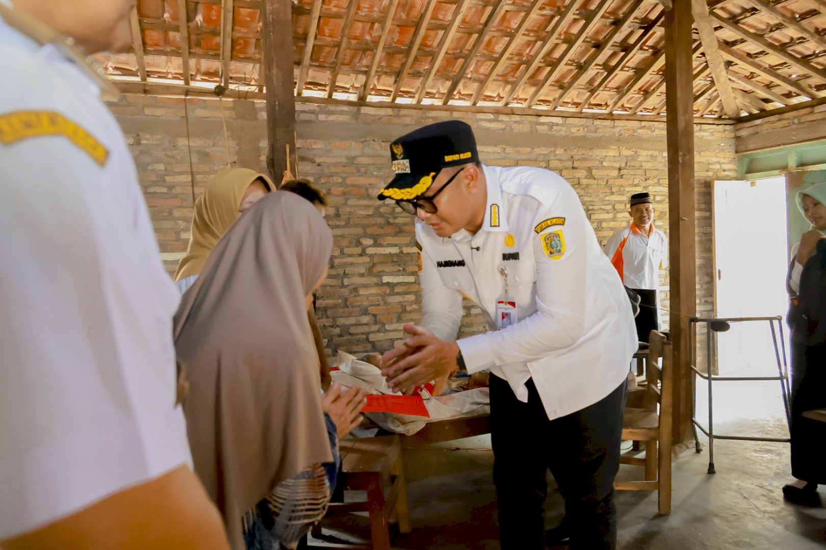 Bupati Klaten Tinjau Digitalisasi Perlinsos di Sajen, Pastikan Bantuan Warga Tepat Sasaran